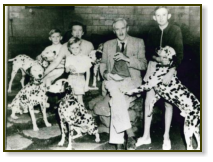 Leakey Familie mit Dalmatinern