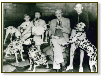Leakey Familie mit Dalmatinern