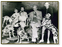 Leakey Familie mit Dalmatinern